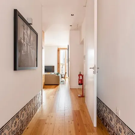 Plum Guide - Sterling Silver Apartment *